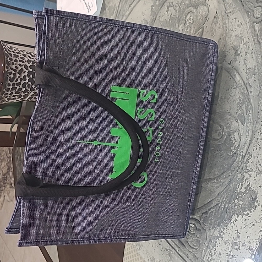 GUESS WOMEN'S TOTE BAG PURSE NEW